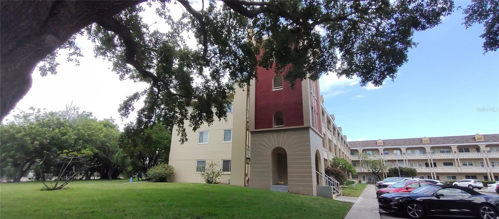 Listing photo id 1 for 2360 Irish Lane 50
