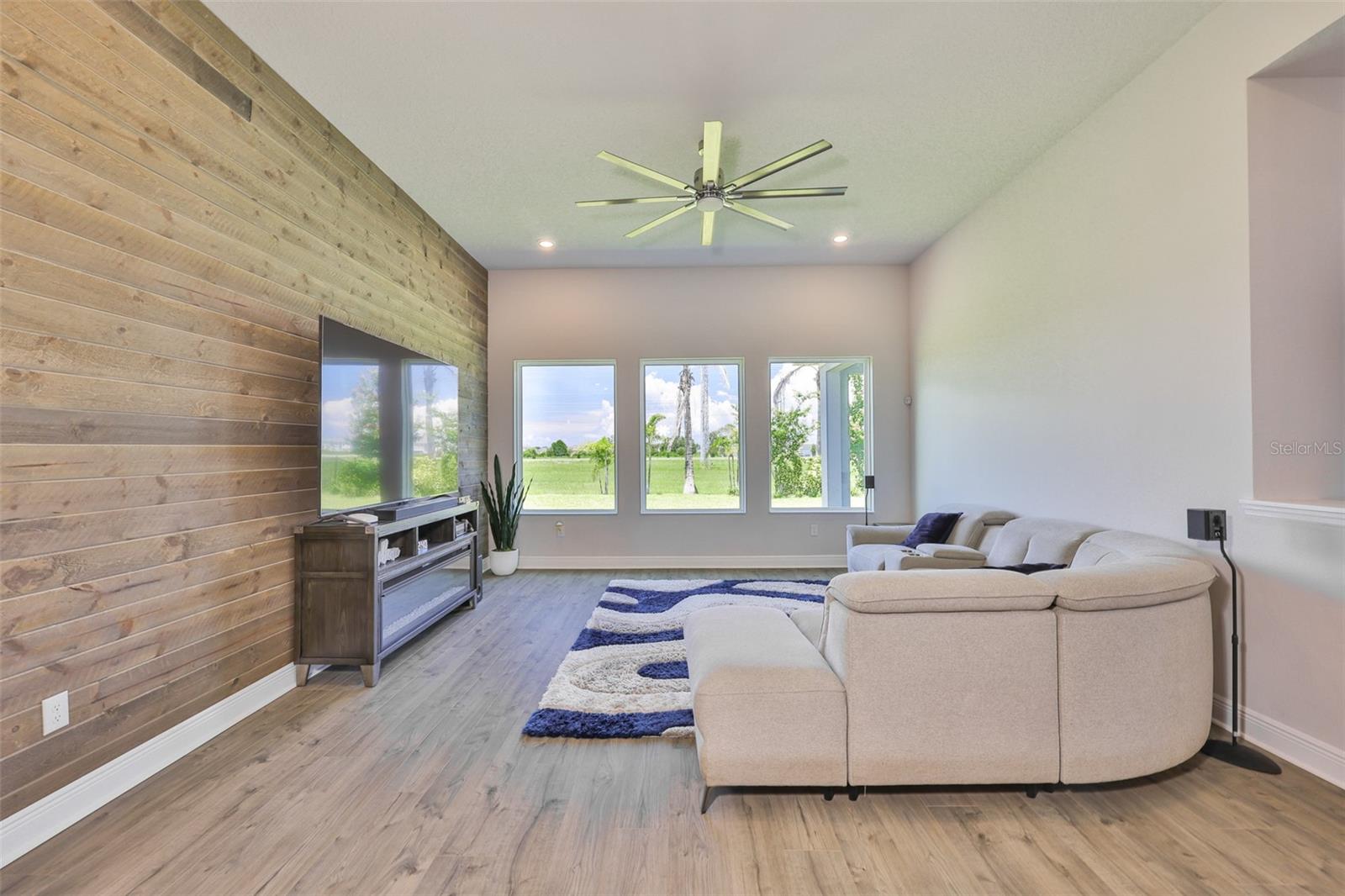 Image 18 of 87 For 5313 Del Coronado Drive