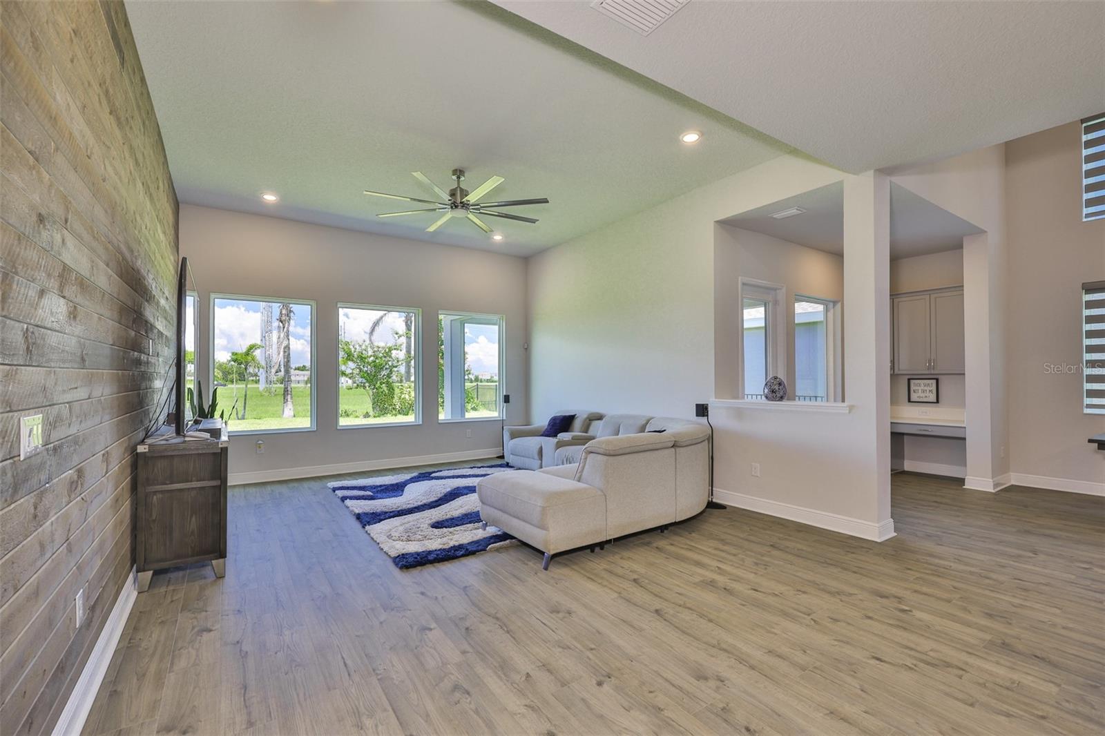 Image 19 of 87 For 5313 Del Coronado Drive