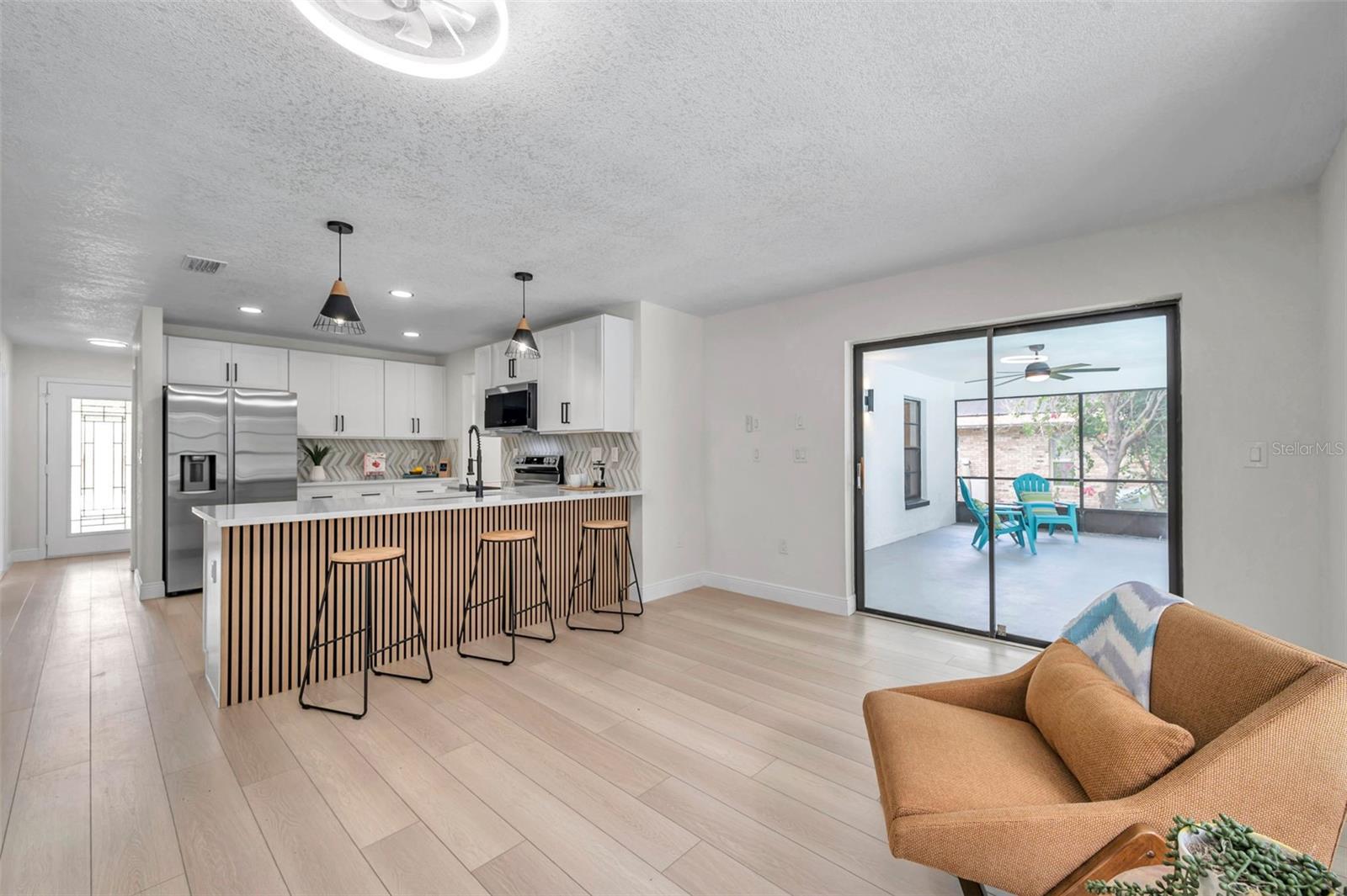Image 9 of 61 For 10460 Hobson Street