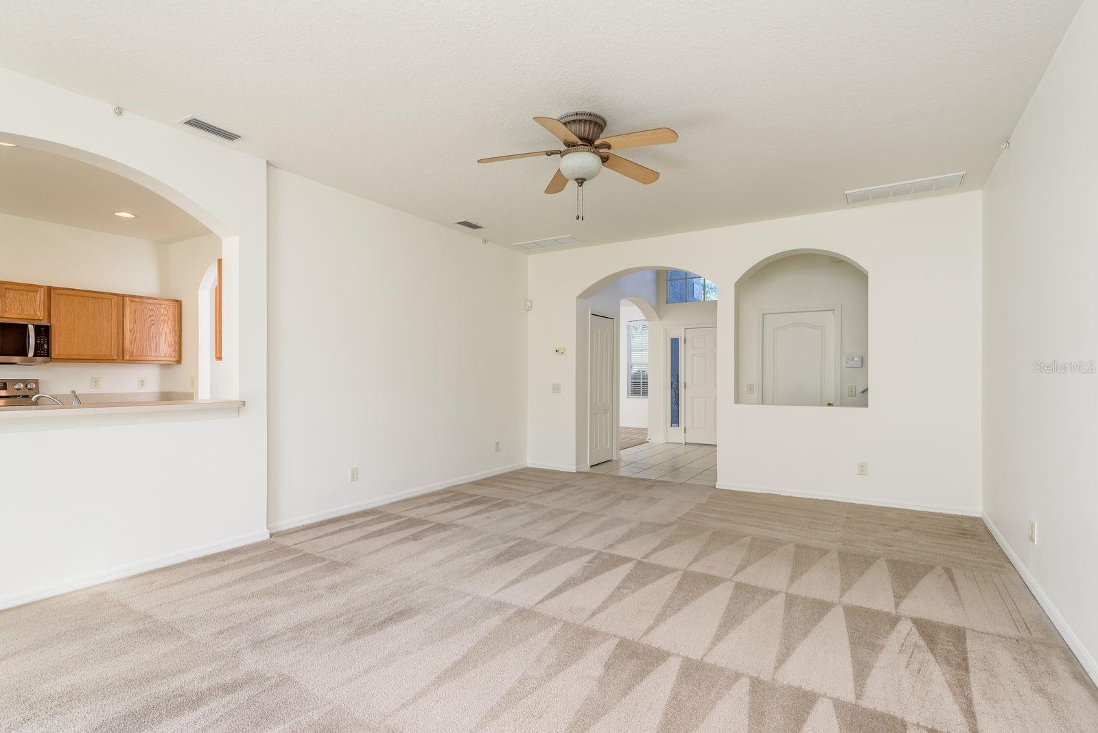 Listing photo id 10 for 2944 Downan Point Drive