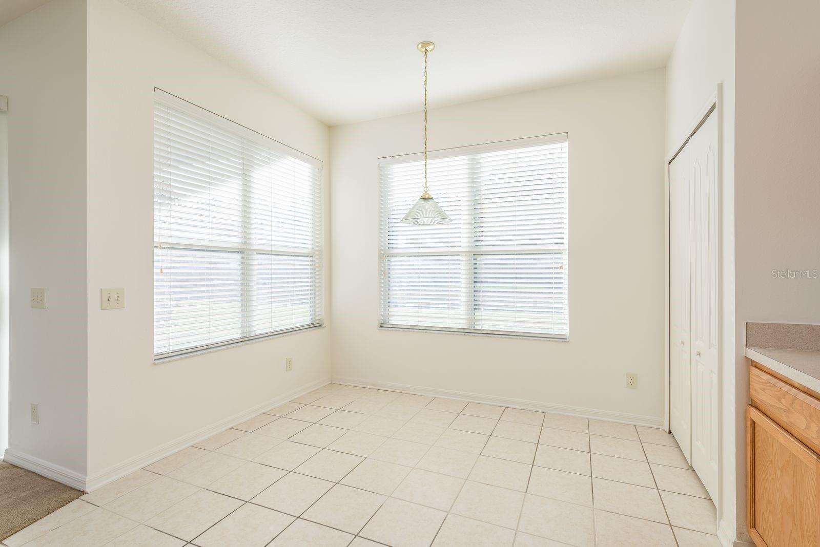 Listing photo id 12 for 2944 Downan Point Drive