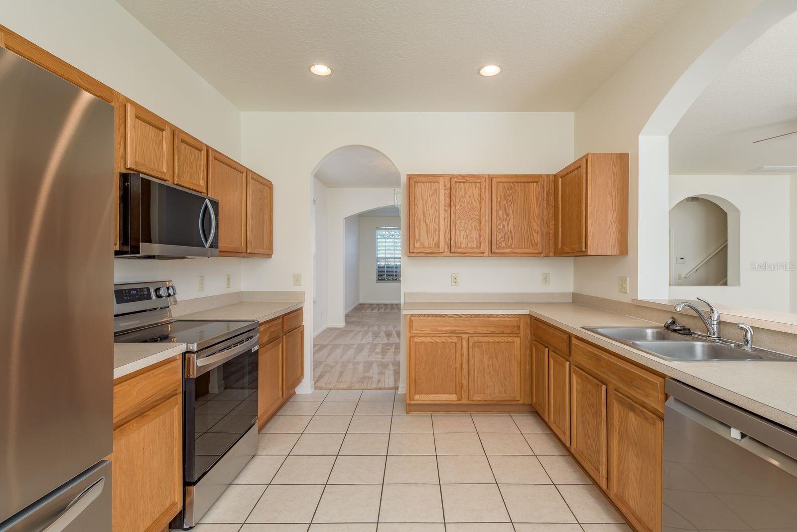 Listing photo id 14 for 2944 Downan Point Drive