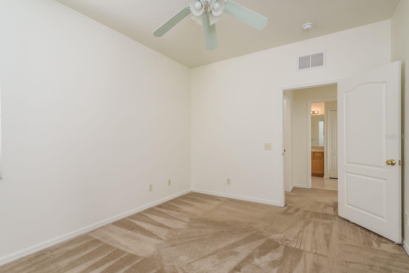 Listing photo id 17 for 2944 Downan Point Drive