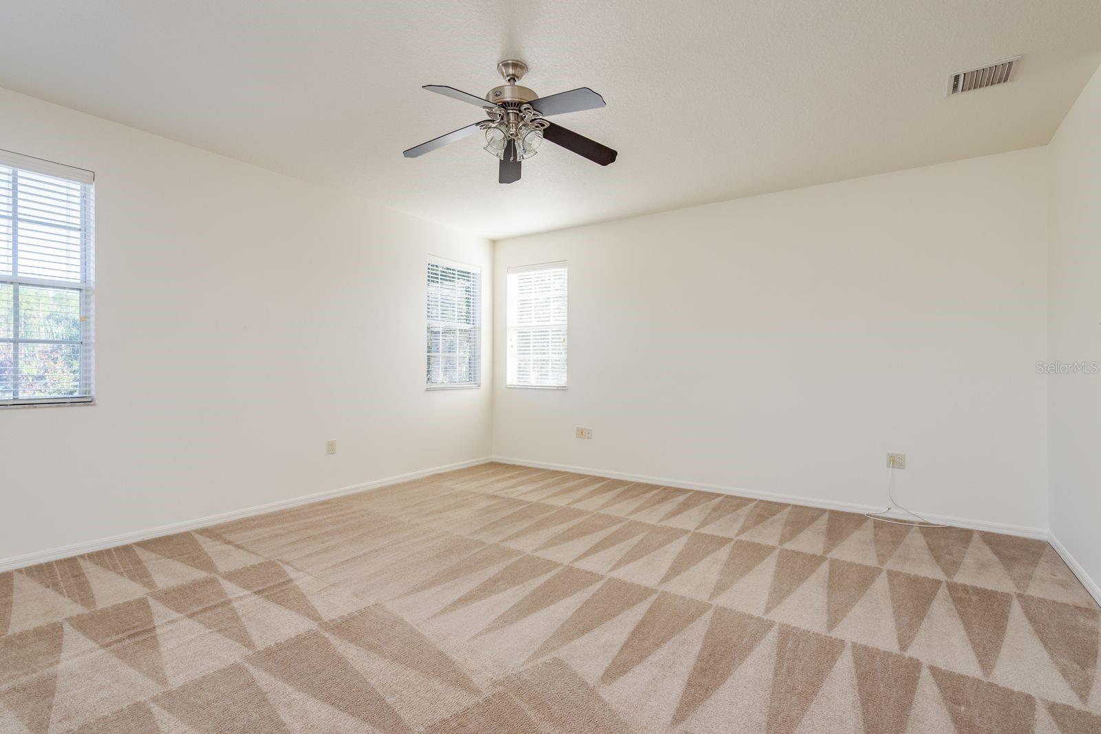 Listing photo id 21 for 2944 Downan Point Drive