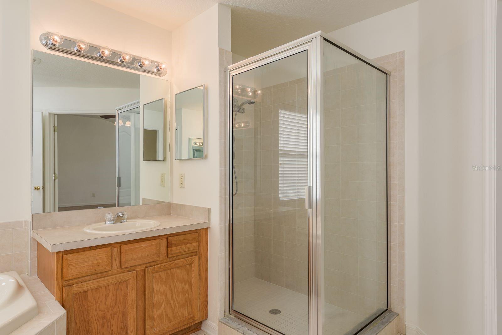 Listing photo id 28 for 2944 Downan Point Drive