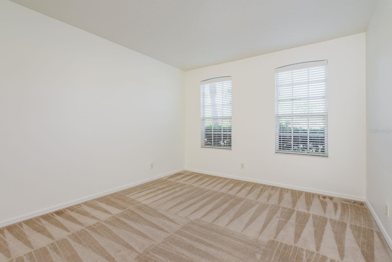 Listing photo id 4 for 2944 Downan Point Drive