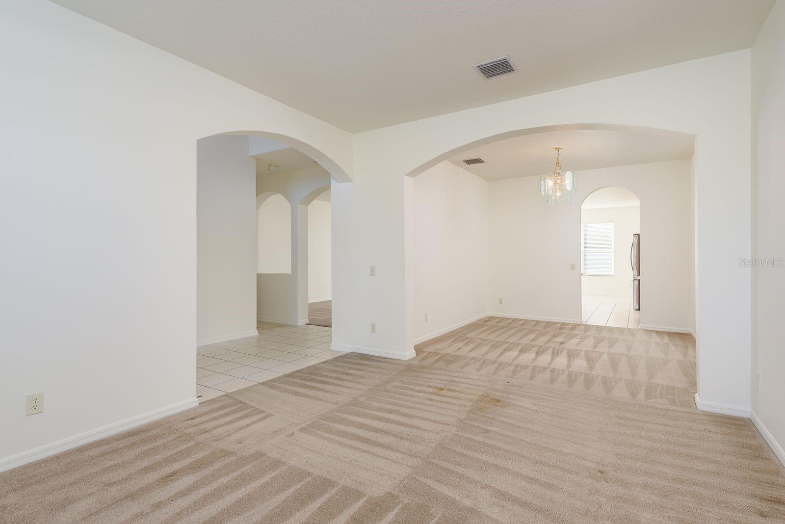 Listing photo id 5 for 2944 Downan Point Drive