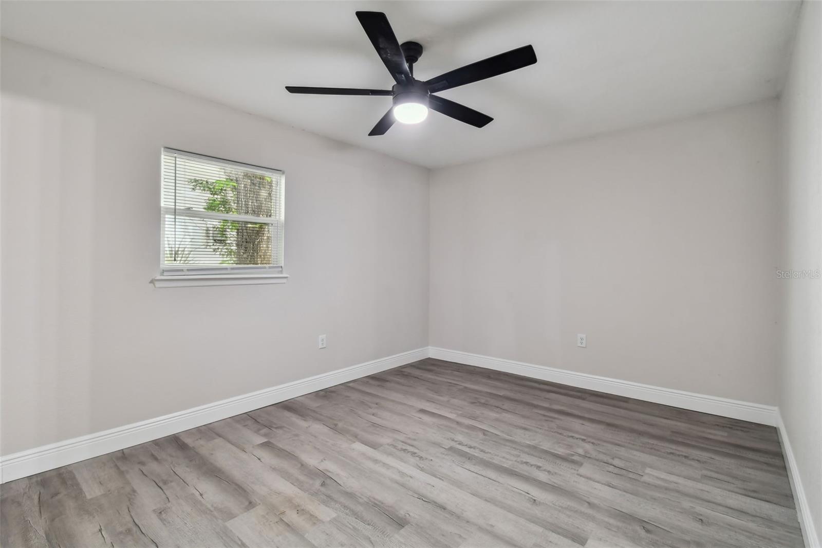 Image 10 of 20 For 719 Bon Air Street