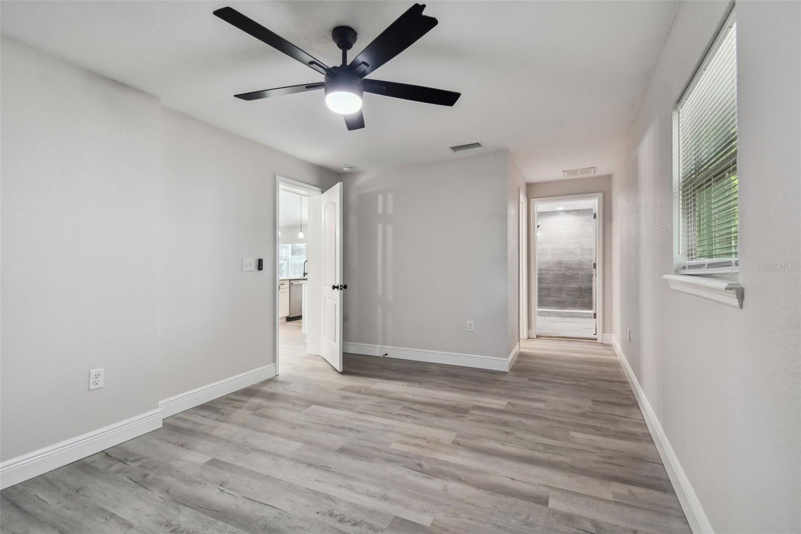 Image 11 of 20 For 719 Bon Air Street