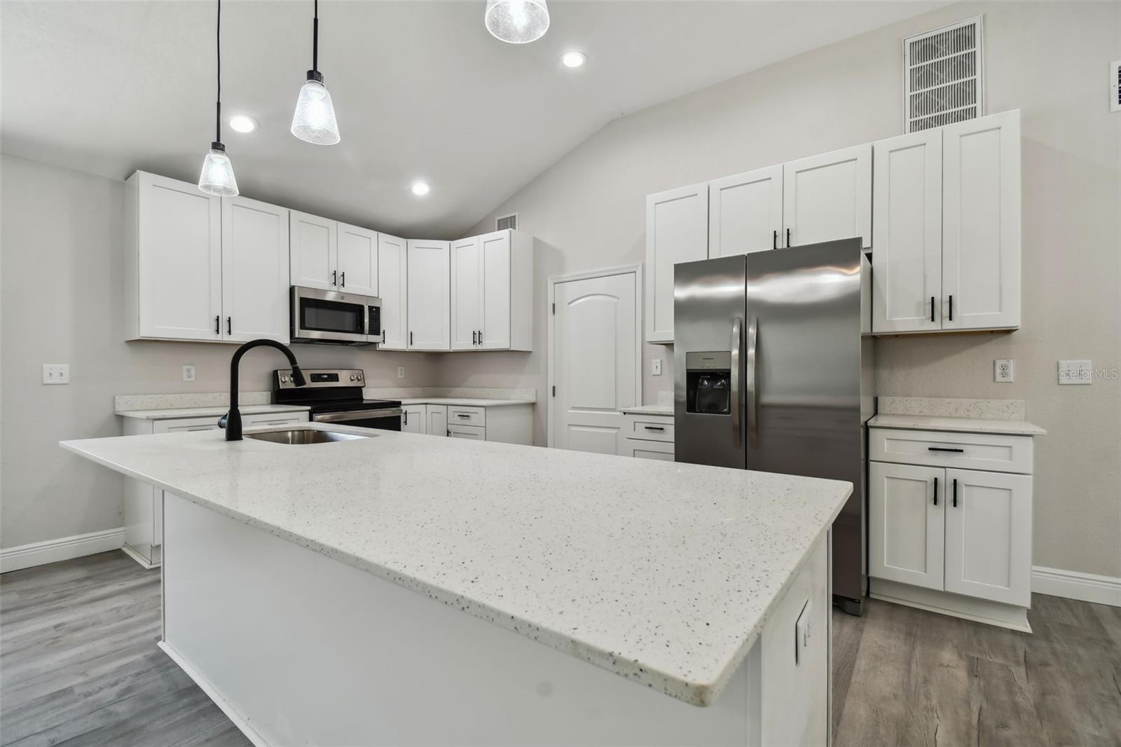 Image 5 of 20 For 719 Bon Air Street