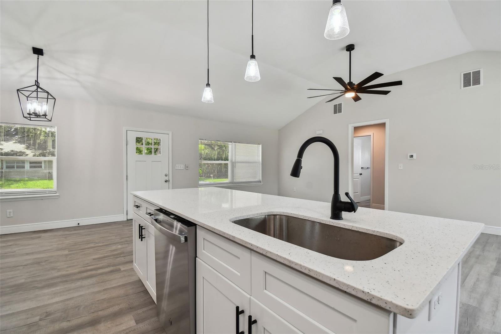 Image 7 of 20 For 719 Bon Air Street