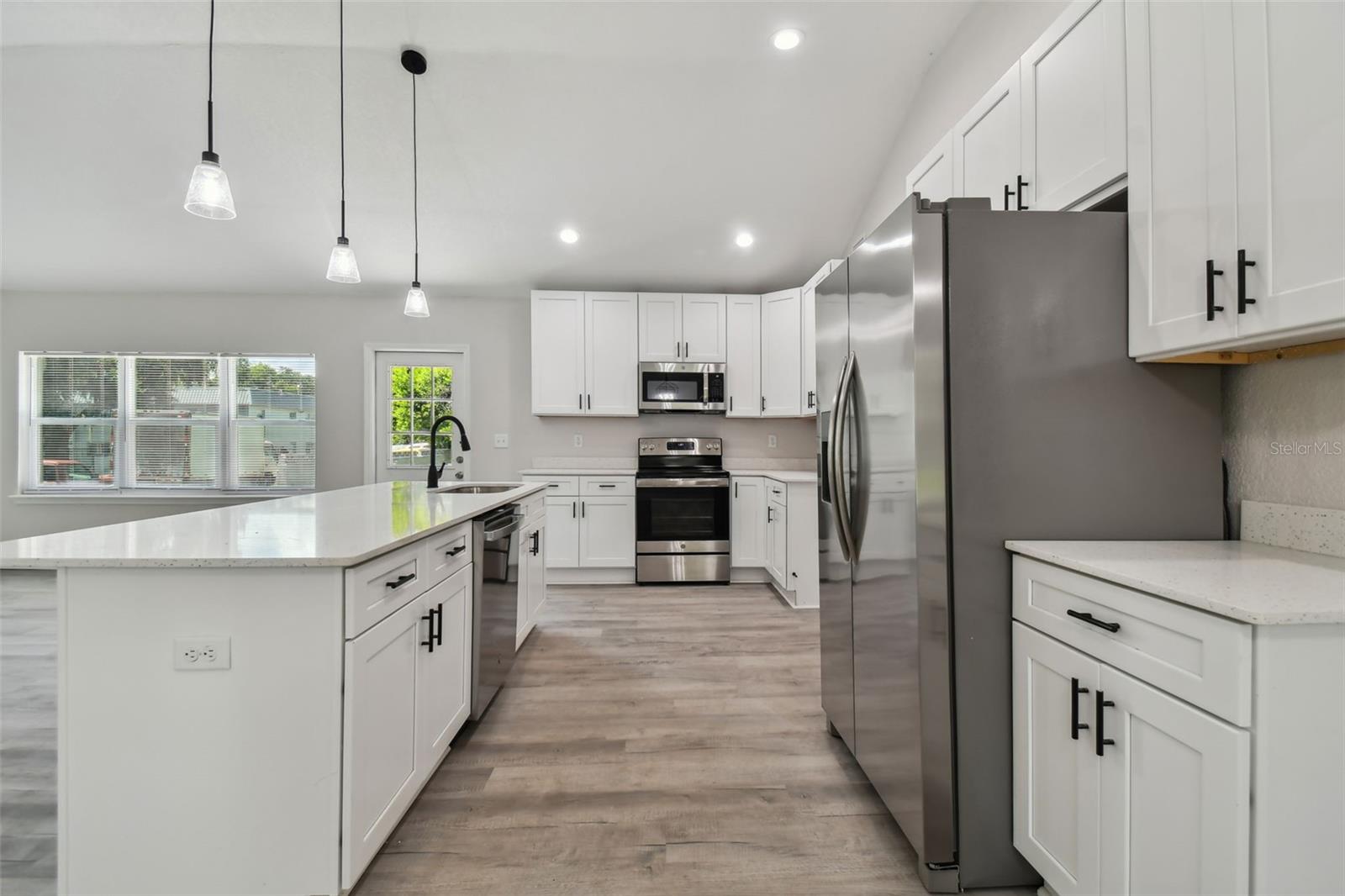 Image 9 of 20 For 719 Bon Air Street