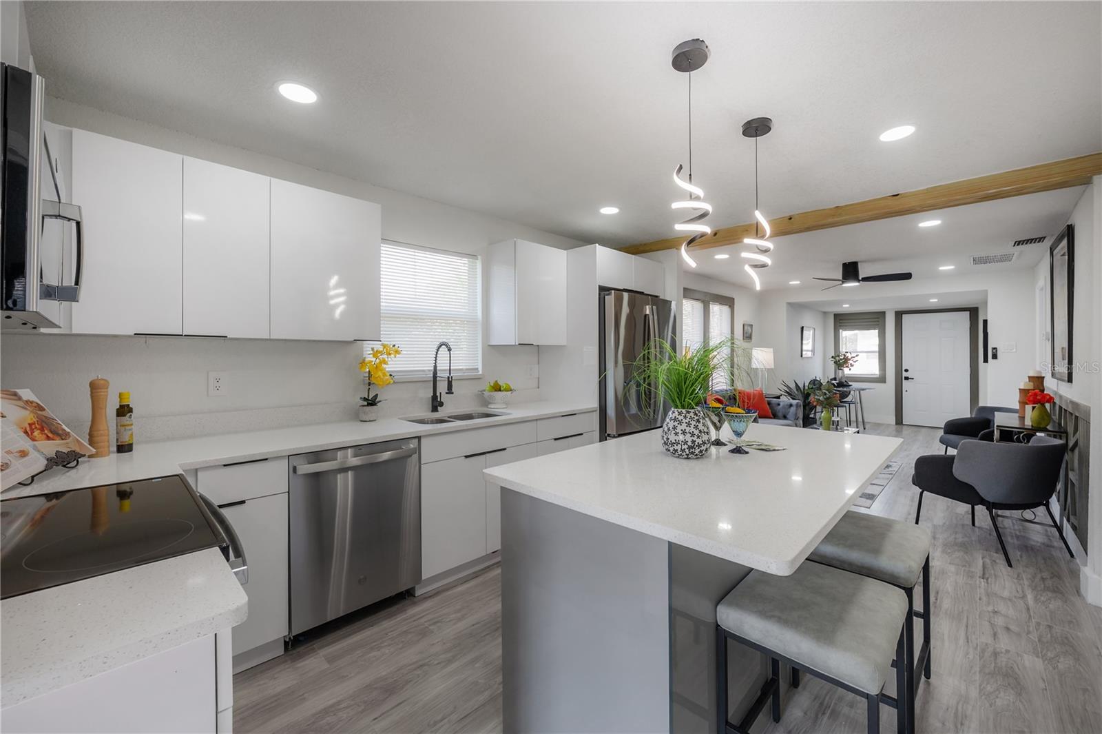 Image 11 of 28 For 8003 Klondyke Street
