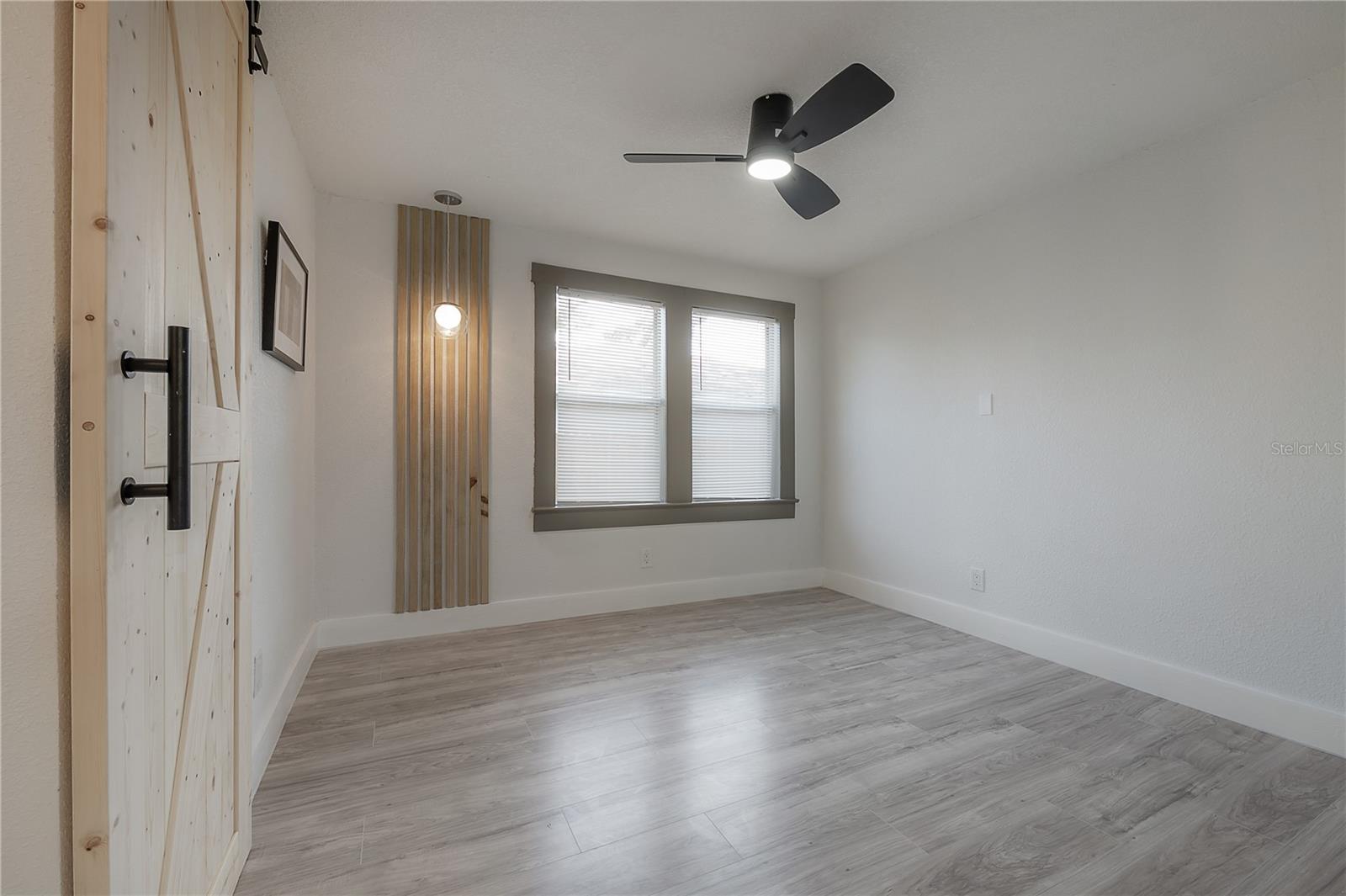 Image 21 of 28 For 8003 Klondyke Street