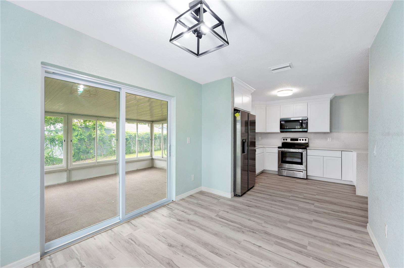Image 12 of 31 For 208 66th Street Court E