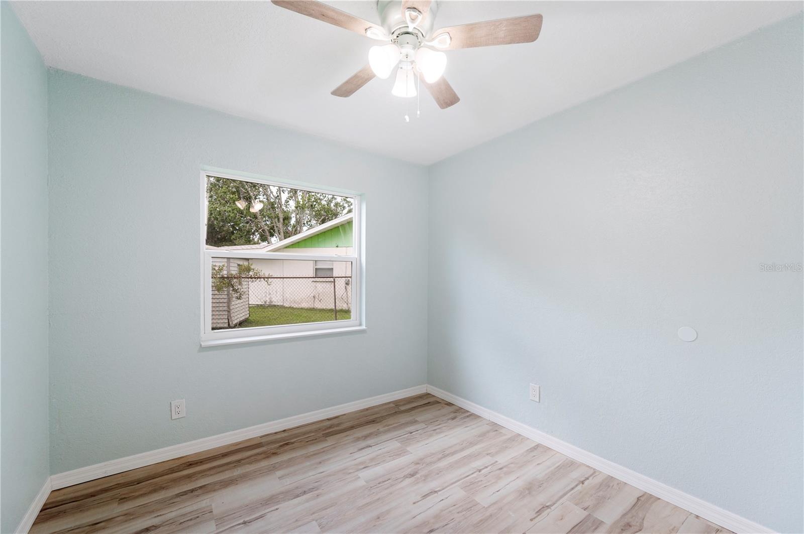 Image 16 of 31 For 208 66th Street Court E