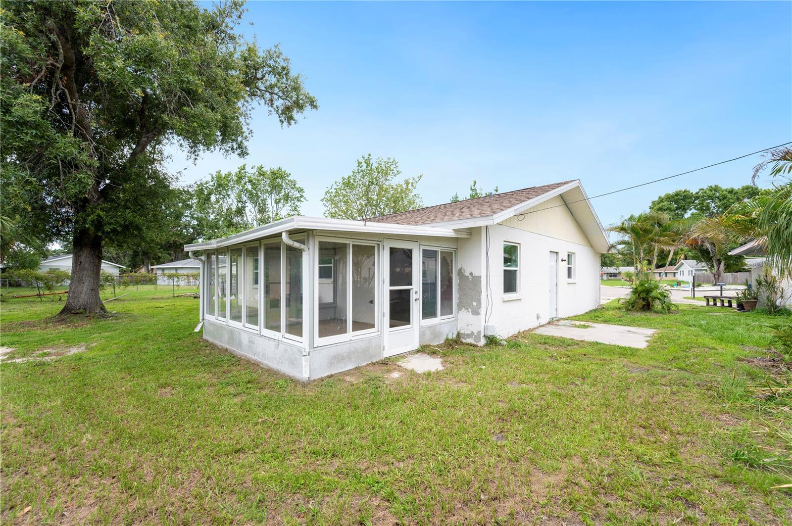 Image 26 of 31 For 208 66th Street Court E