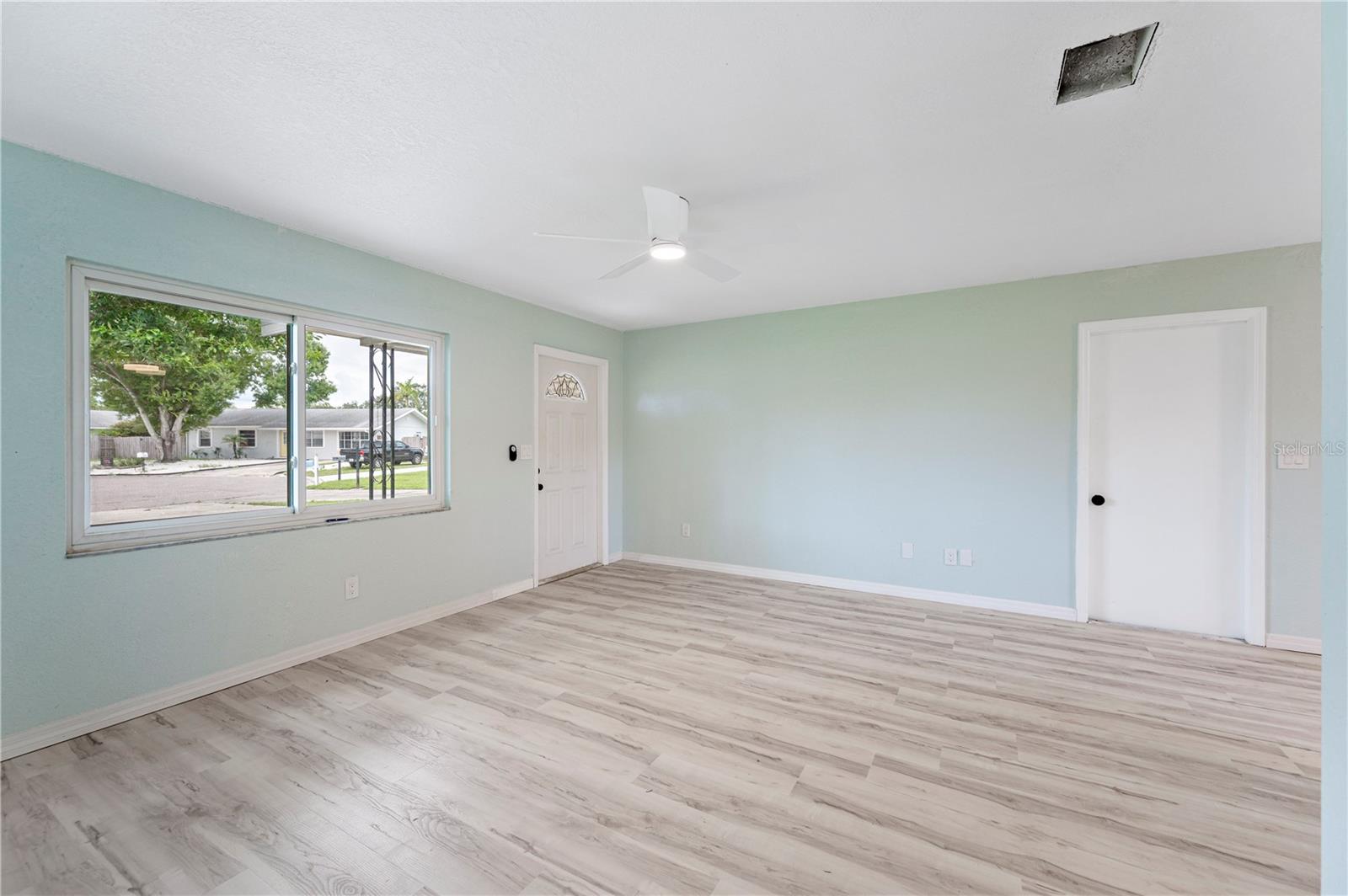 Image 4 of 31 For 208 66th Street Court E