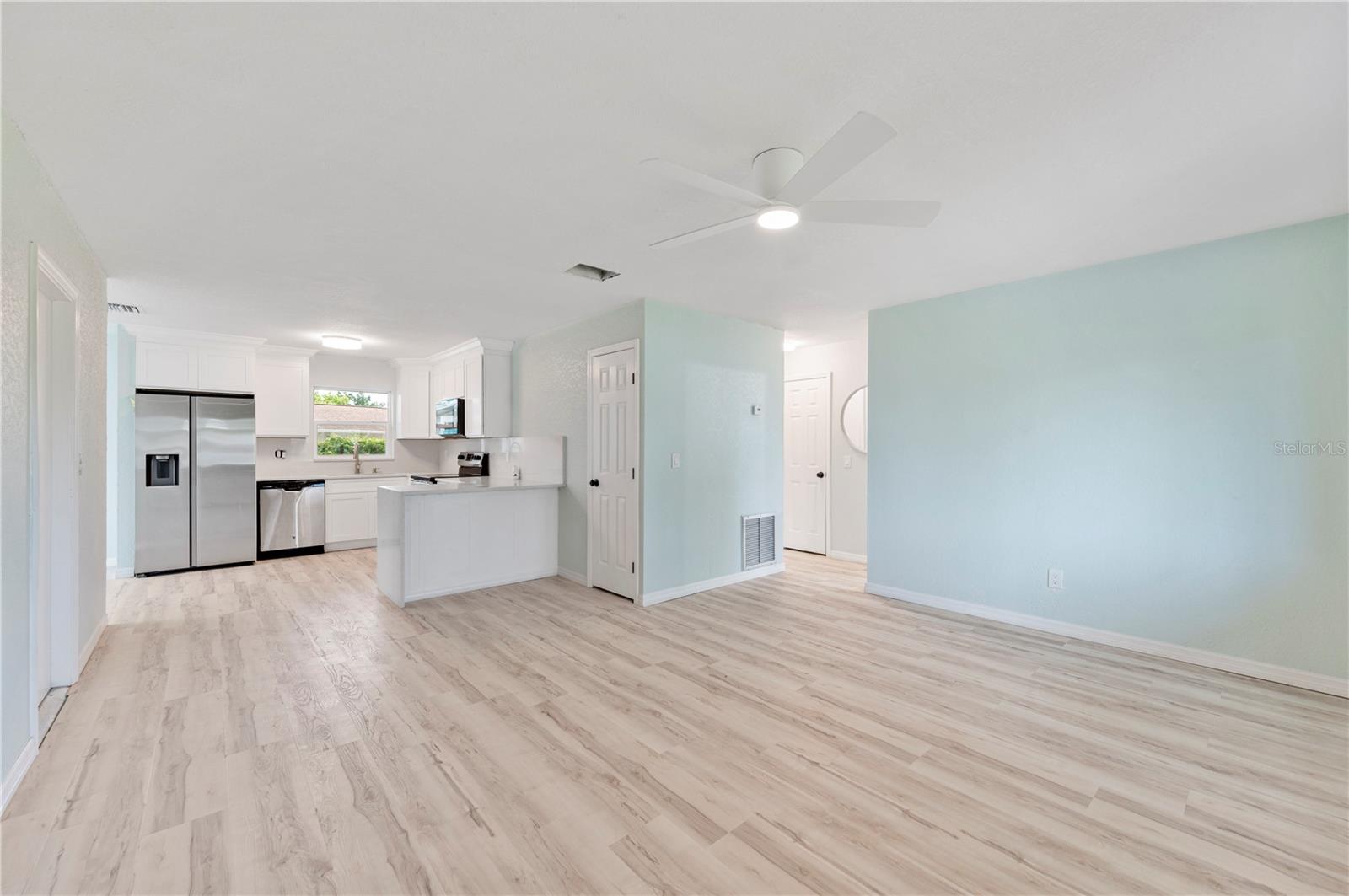 Image 5 of 31 For 208 66th Street Court E