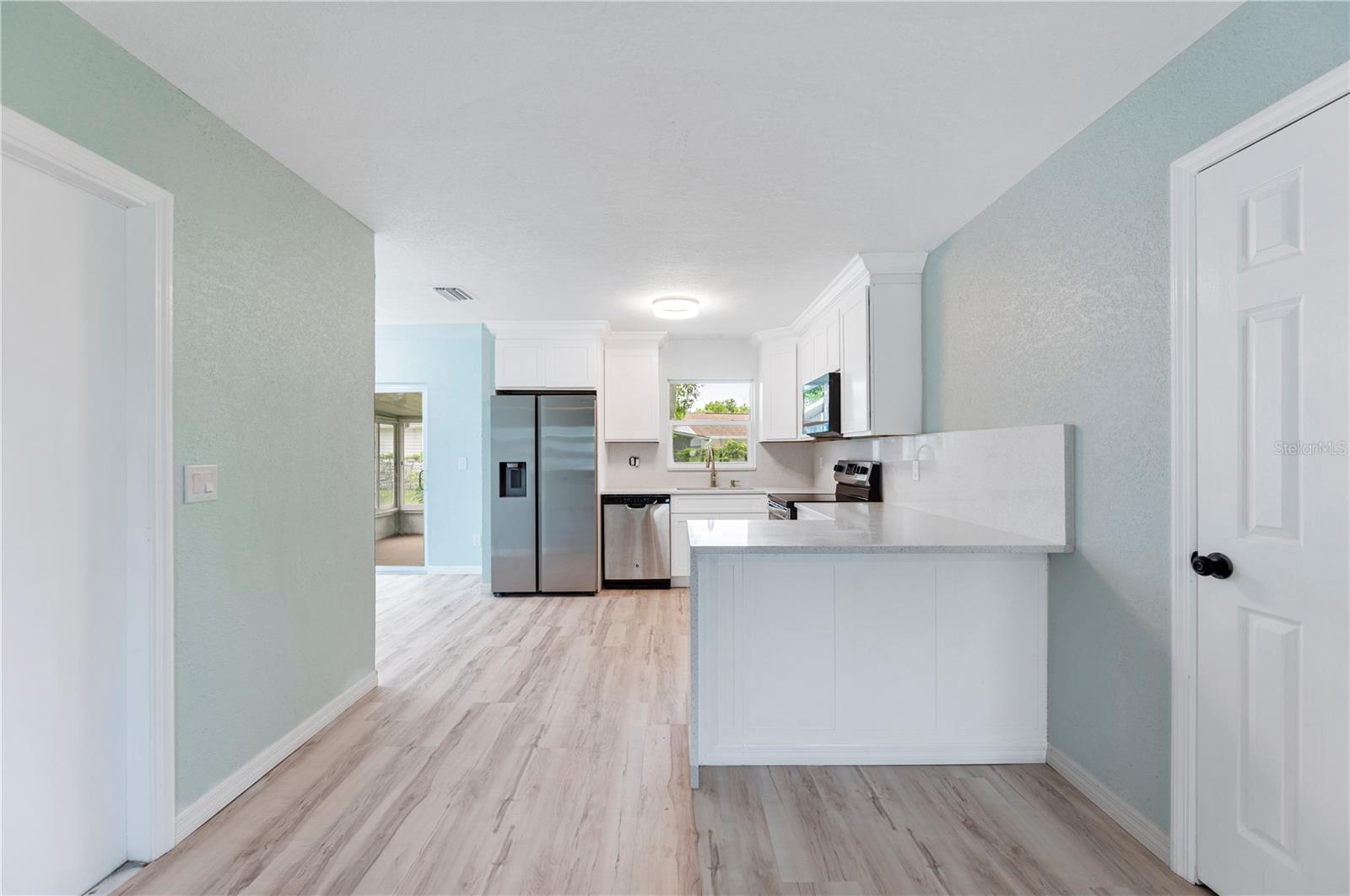 Image 6 of 31 For 208 66th Street Court E