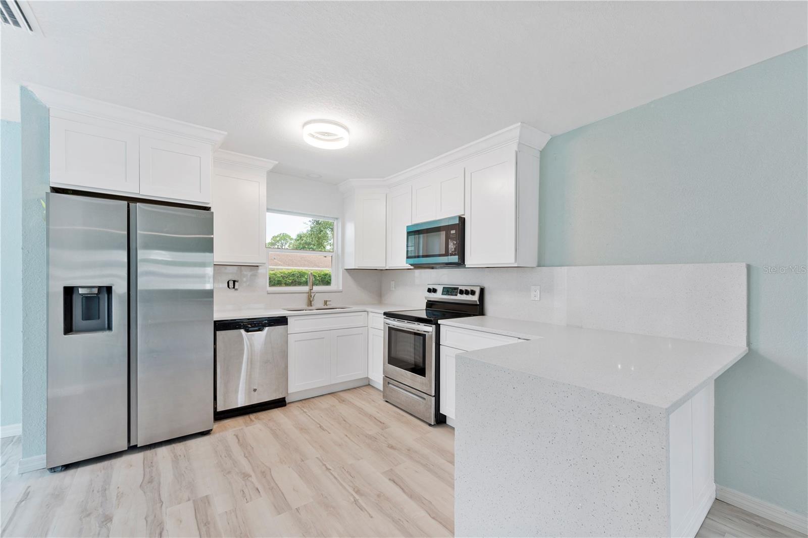 Image 8 of 31 For 208 66th Street Court E