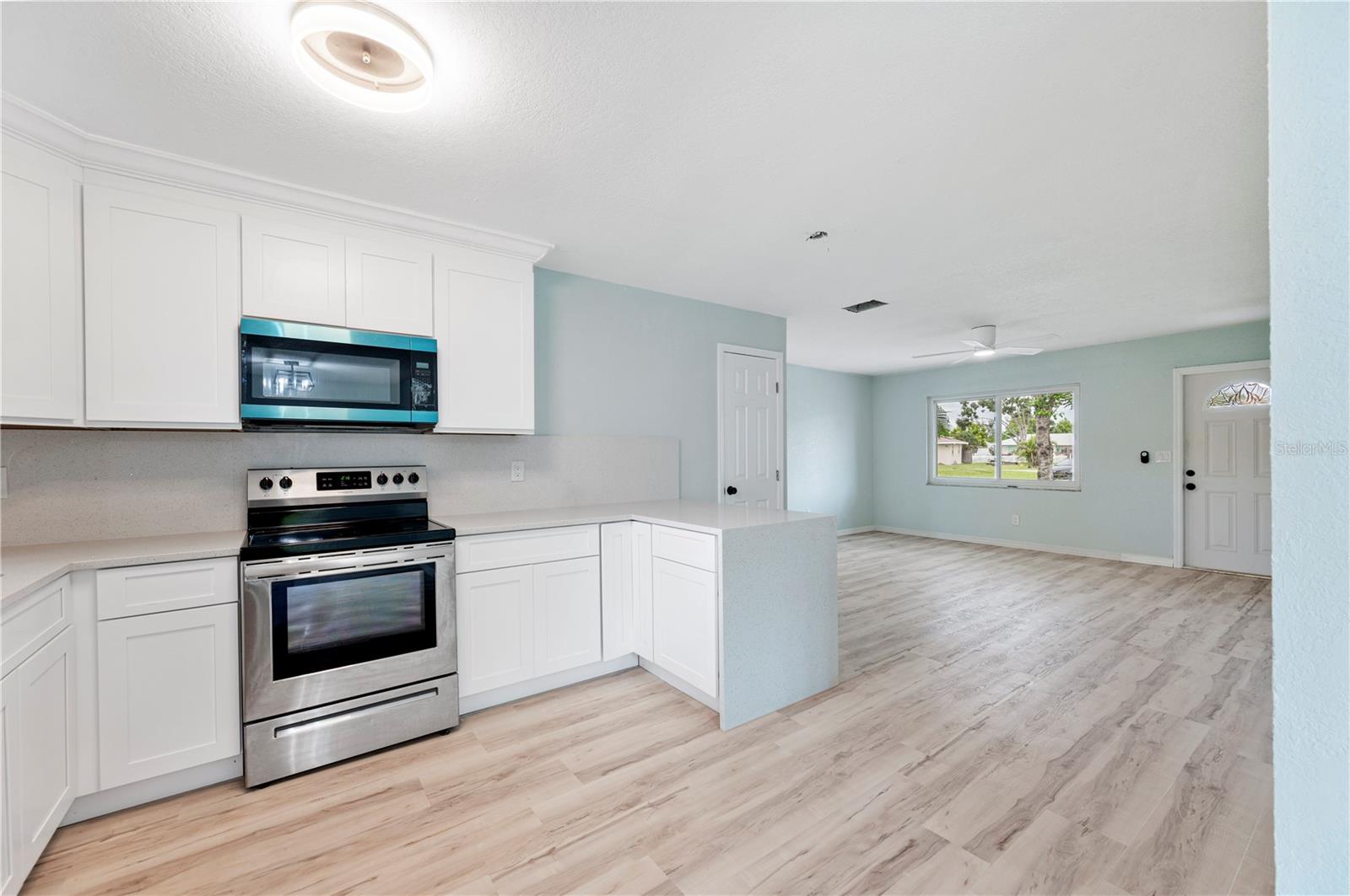 Image 9 of 31 For 208 66th Street Court E