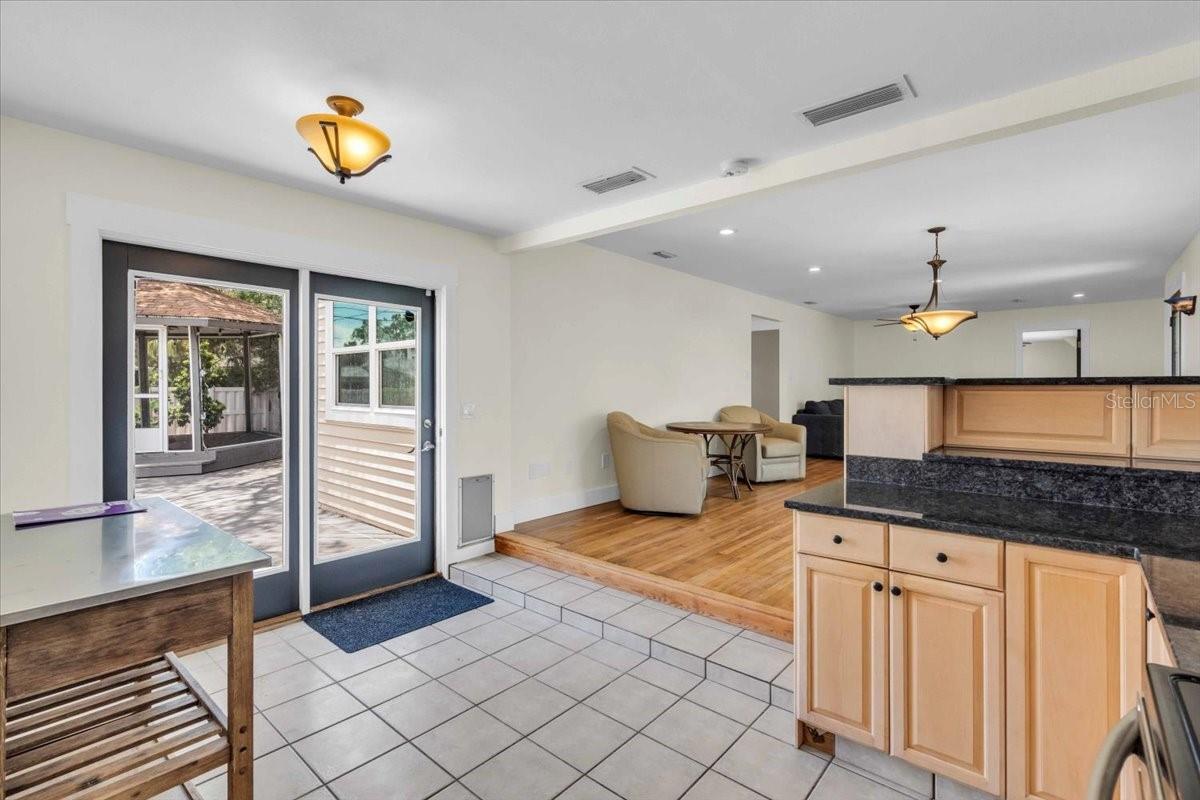 Image 10 of 43 For 2801 Tifton Street S