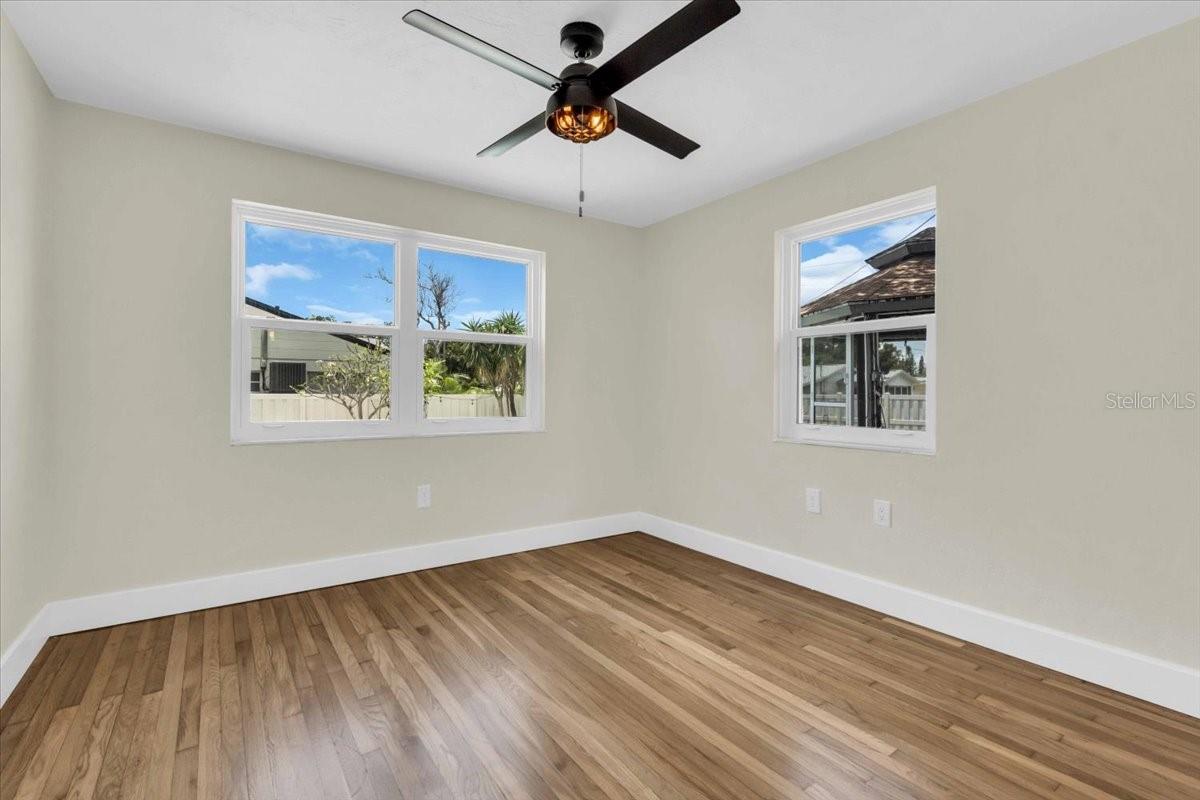 Image 12 of 43 For 2801 Tifton Street S