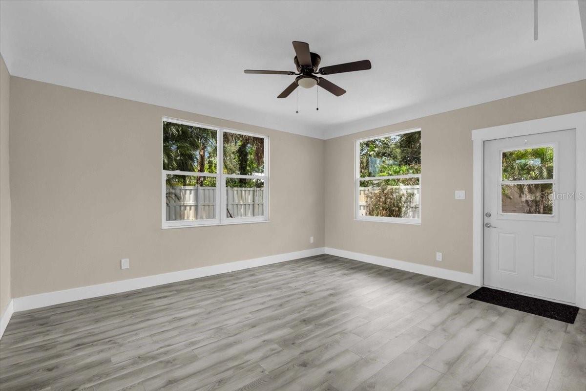 Image 21 of 43 For 2801 Tifton Street S