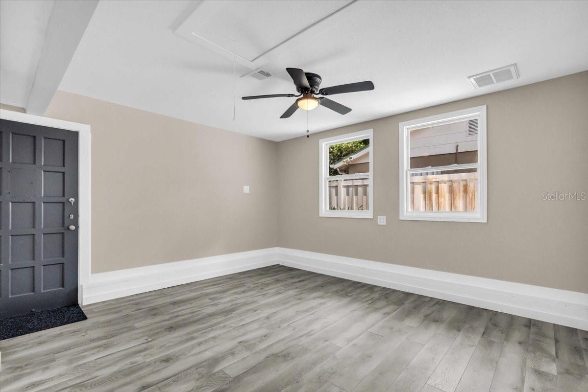 Image 22 of 43 For 2801 Tifton Street S