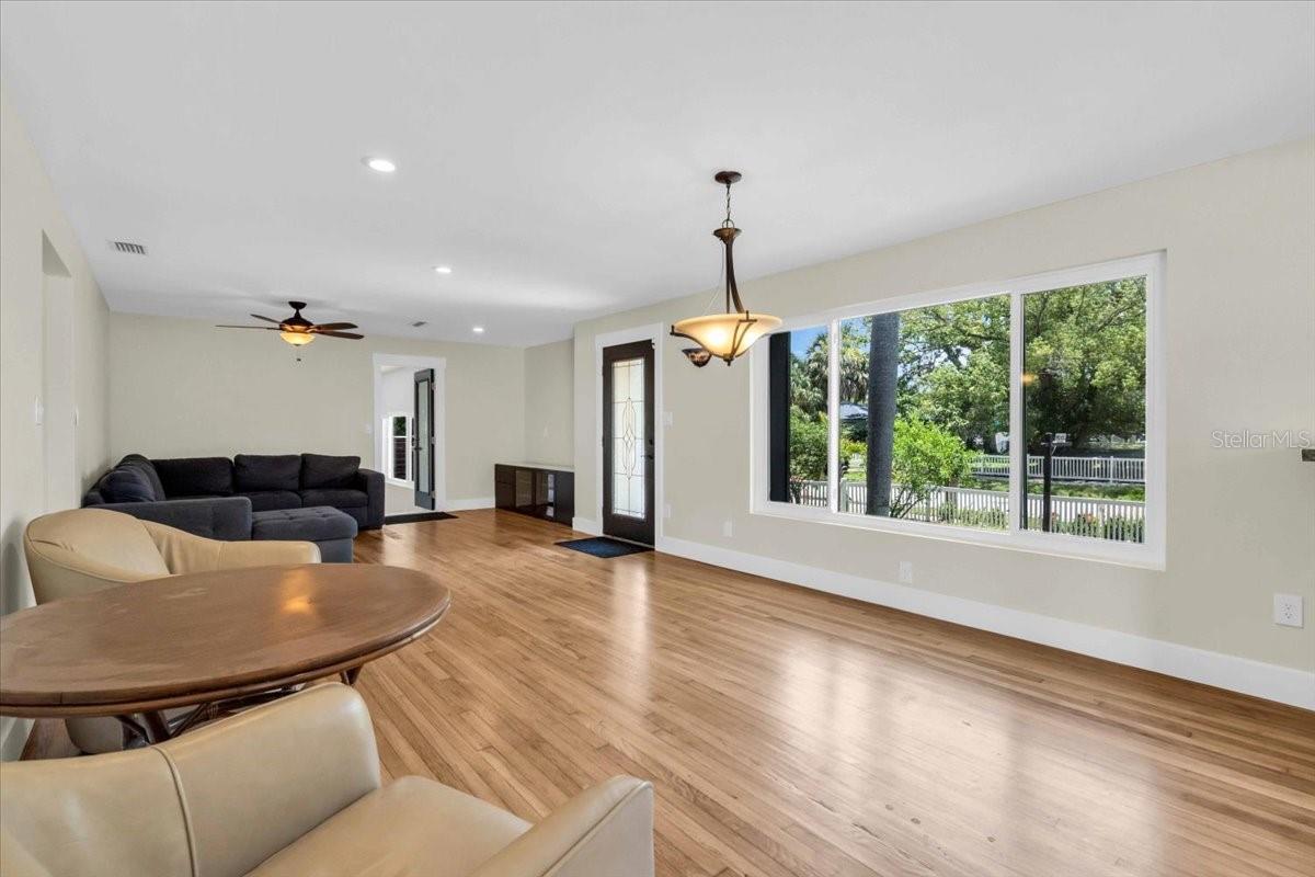 Image 4 of 43 For 2801 Tifton Street S