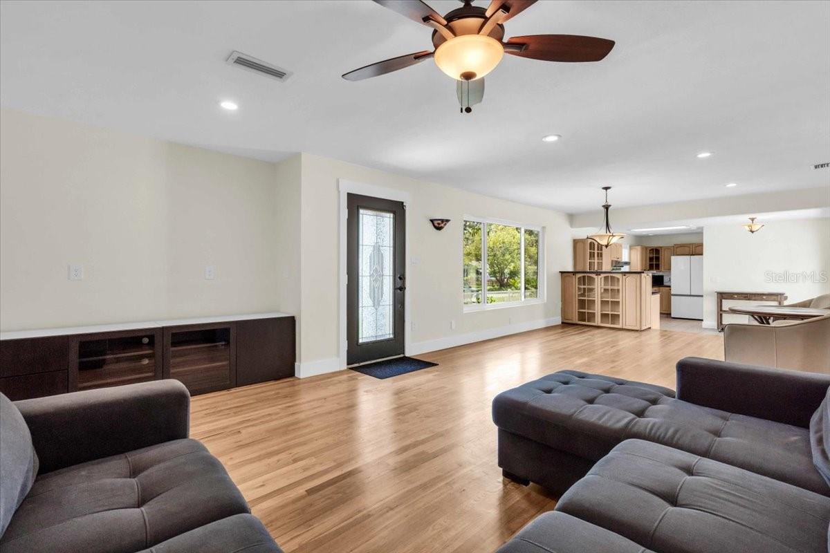 Image 5 of 43 For 2801 Tifton Street S