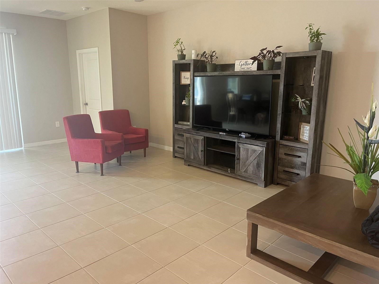 Image 4 of 7 For 3914 Lively Coral Place