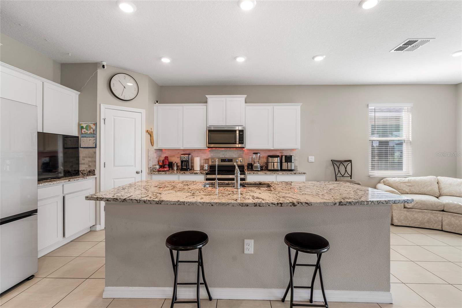 Image 8 of 46 For 3914 Lively Coral Place