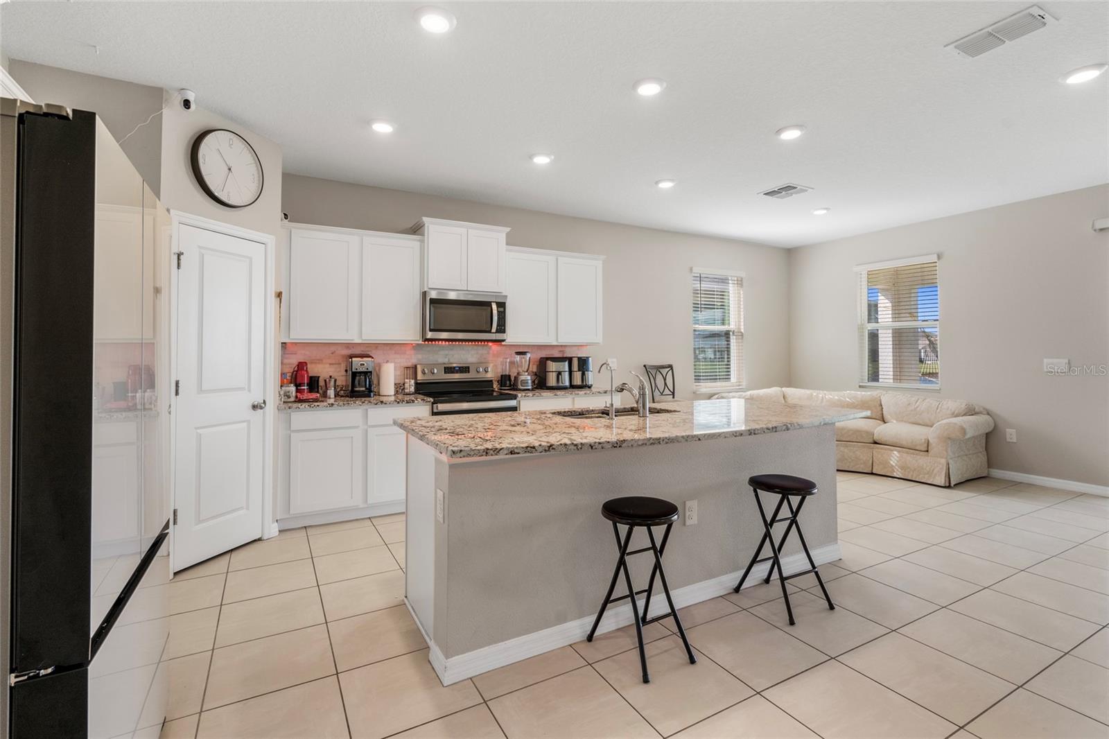 Image 9 of 46 For 3914 Lively Coral Place