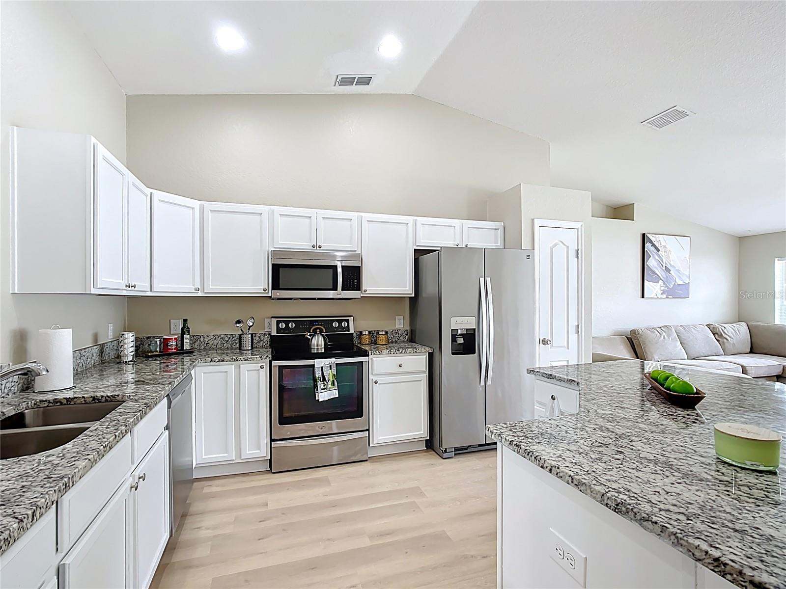 Image 13 of 41 For 1639 Saddlehorn Drive
