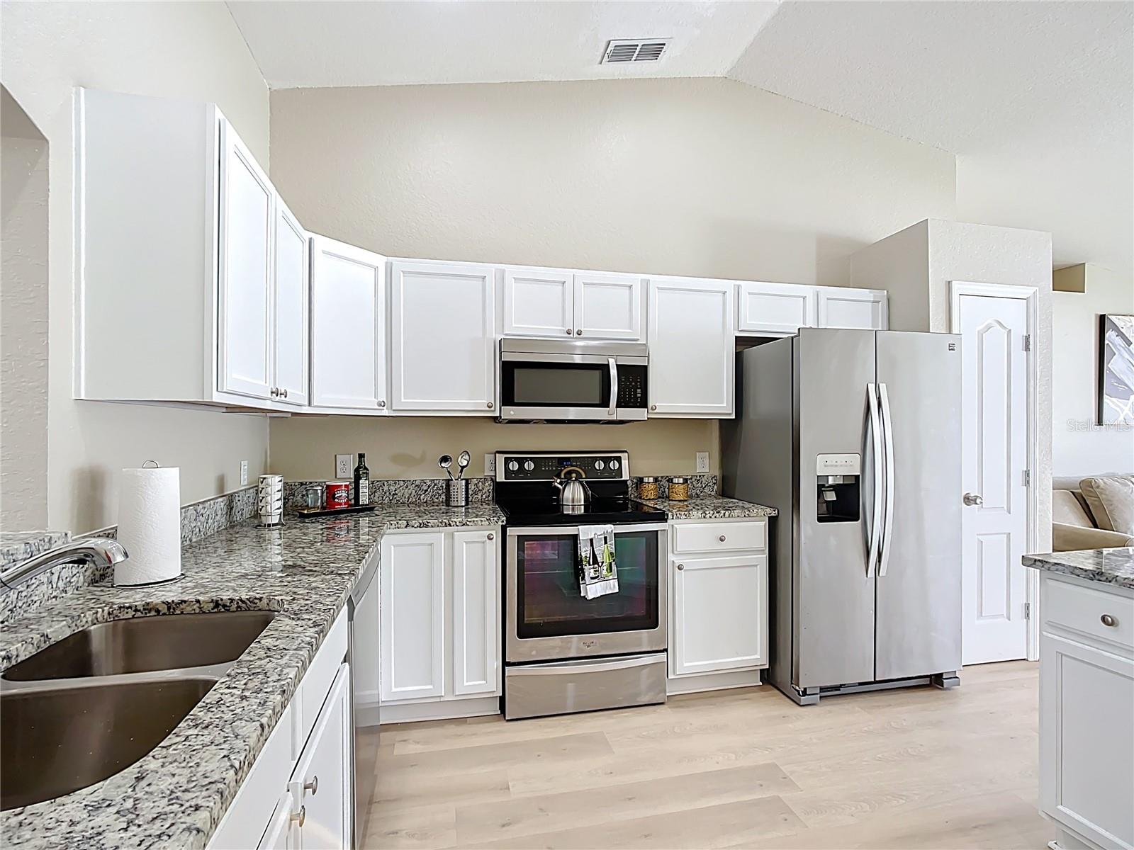 Image 14 of 41 For 1639 Saddlehorn Drive