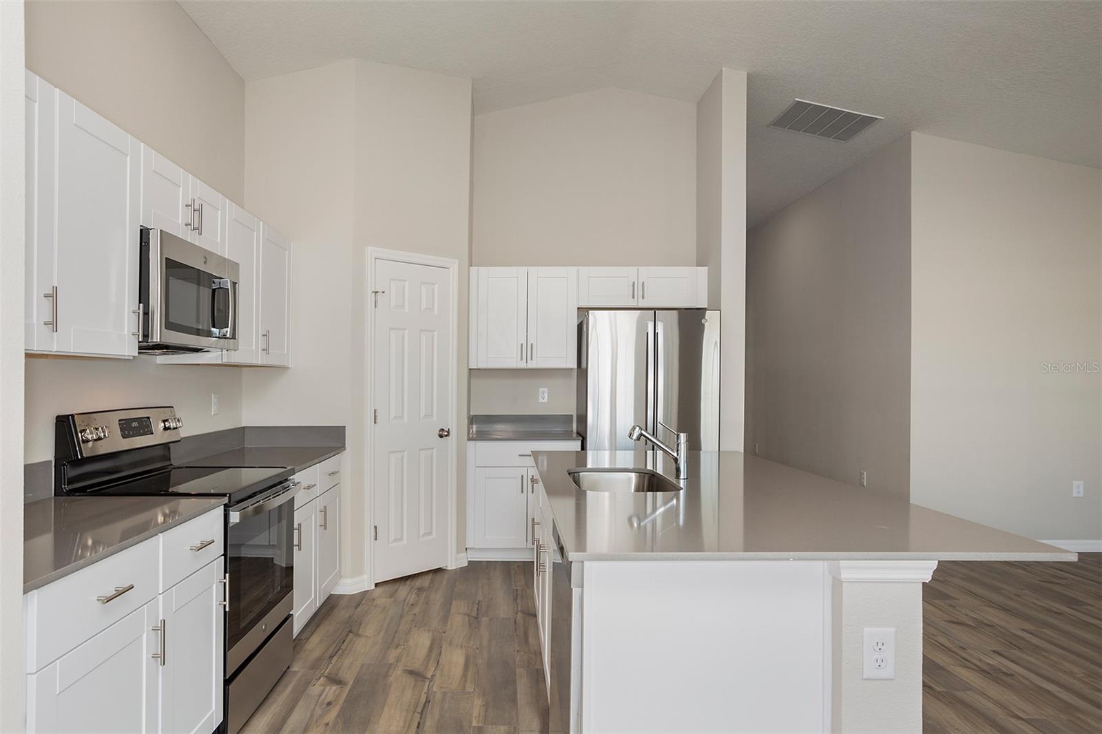 Image 4 of 16 For 4135 River Beacon Boulevard