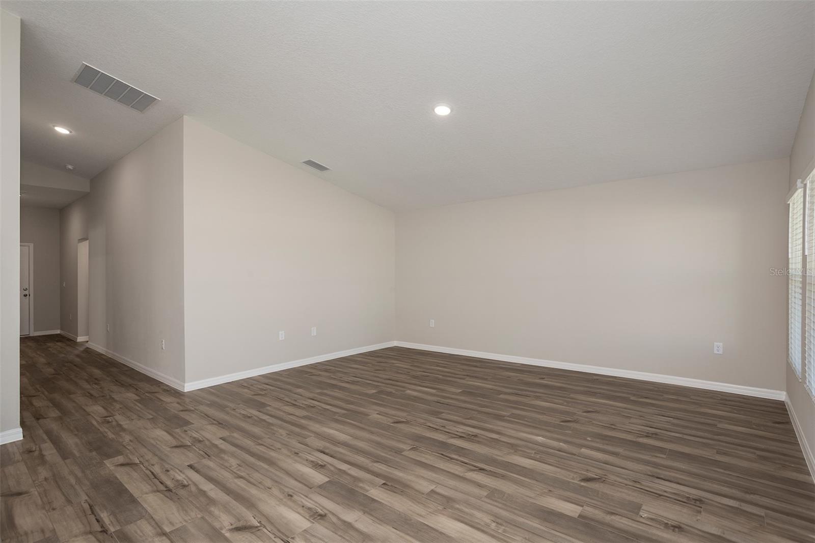 Image 6 of 16 For 4135 River Beacon Boulevard