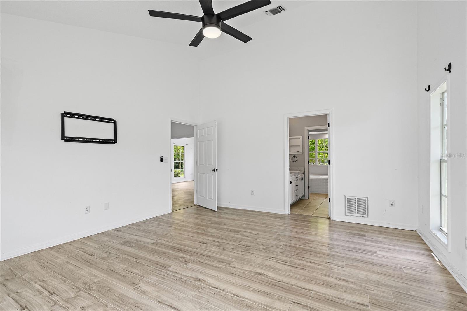 Image 10 of 45 For 13005 106th Avenue