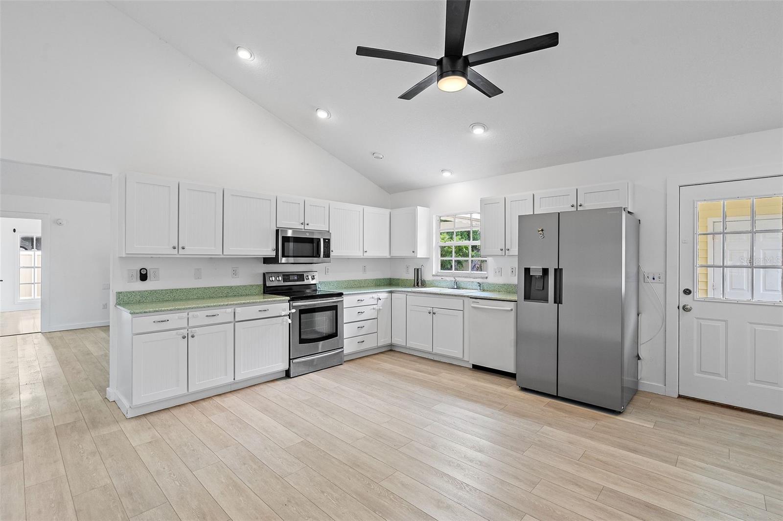 Image 18 of 45 For 13005 106th Avenue