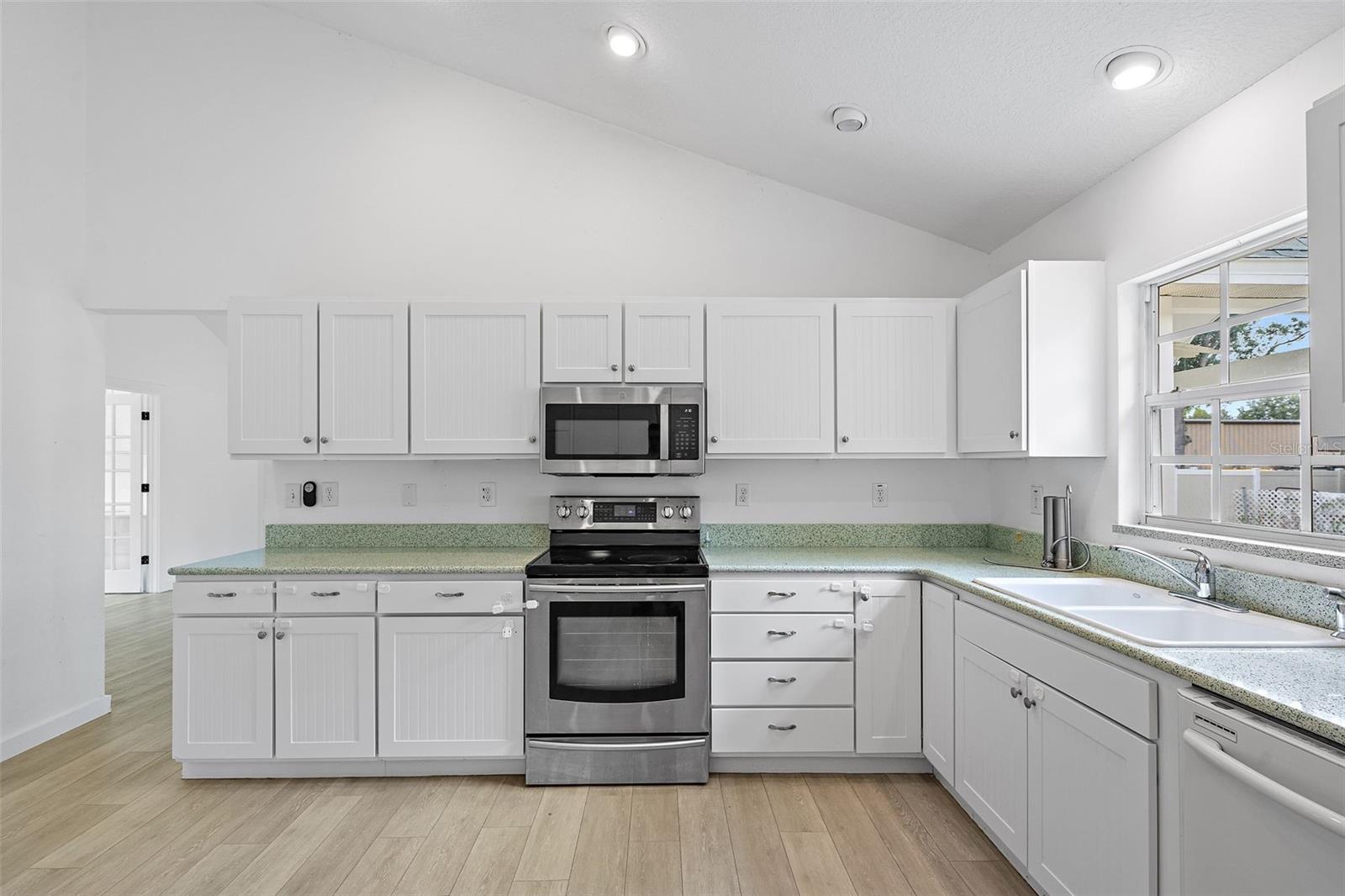 Image 20 of 45 For 13005 106th Avenue