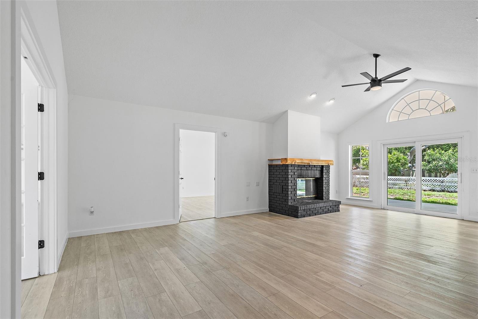 Image 4 of 45 For 13005 106th Avenue