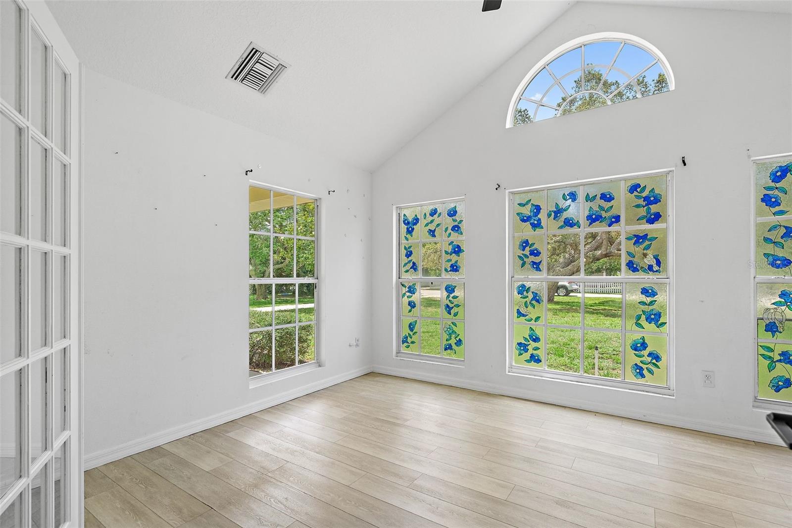Image 7 of 45 For 13005 106th Avenue