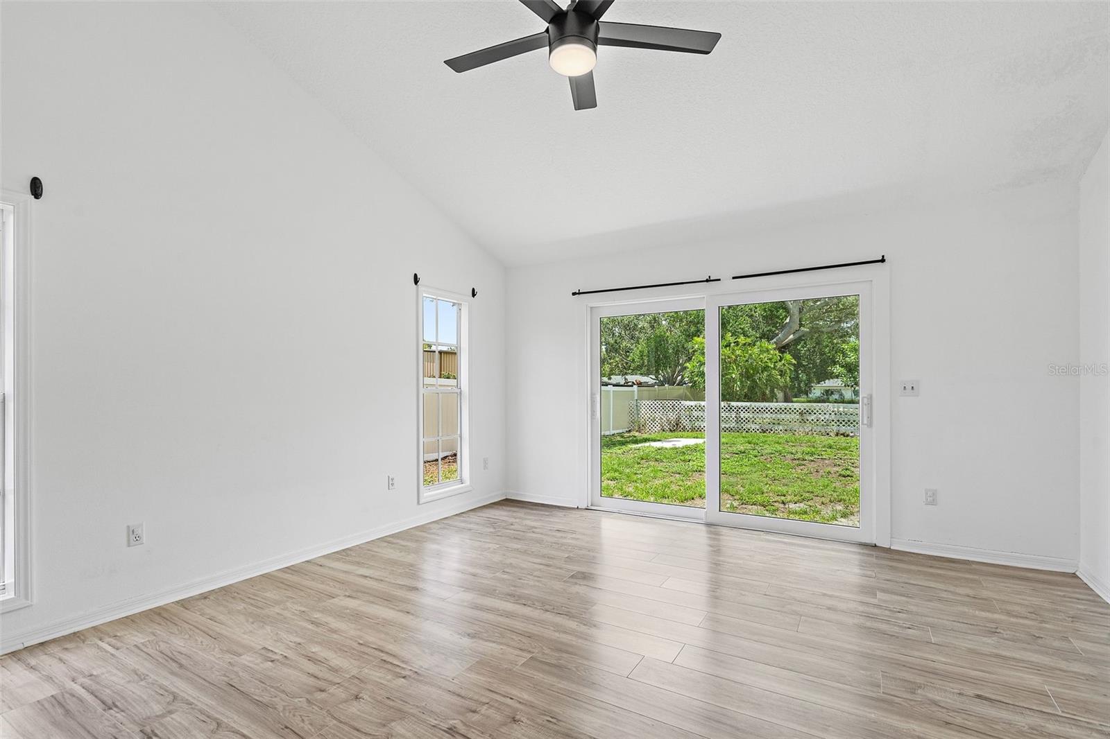 Image 9 of 45 For 13005 106th Avenue