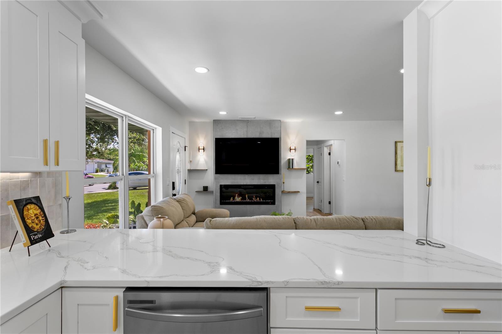 Image 16 of 44 For 1413 Croydon Drive