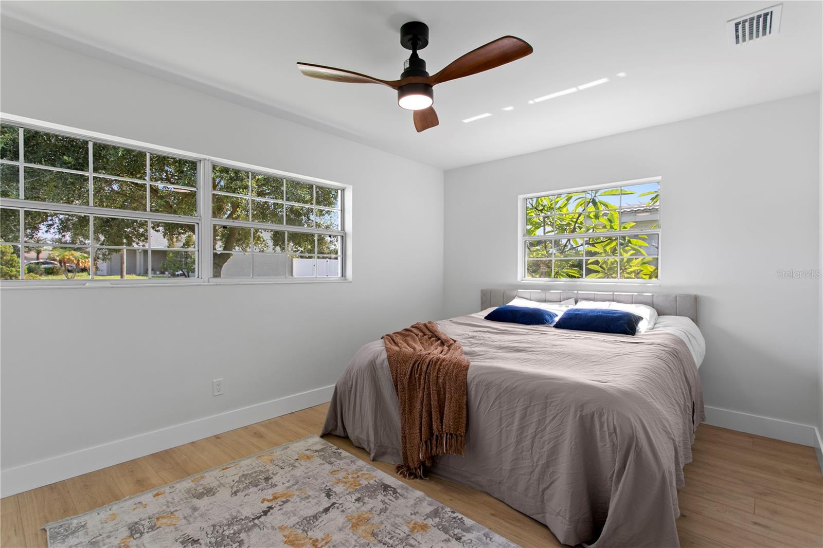 Image 21 of 44 For 1413 Croydon Drive