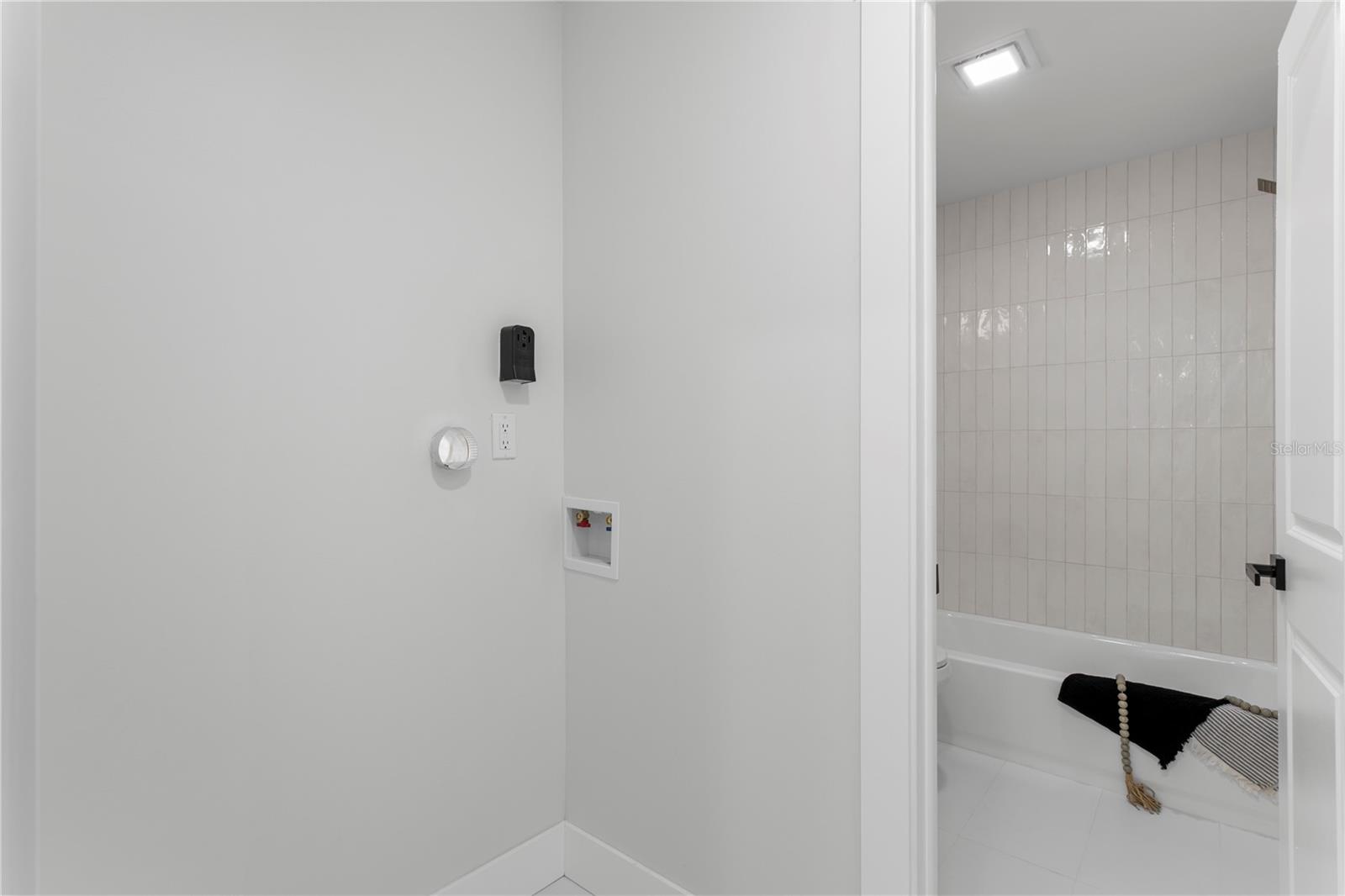 Image 31 of 44 For 1413 Croydon Drive