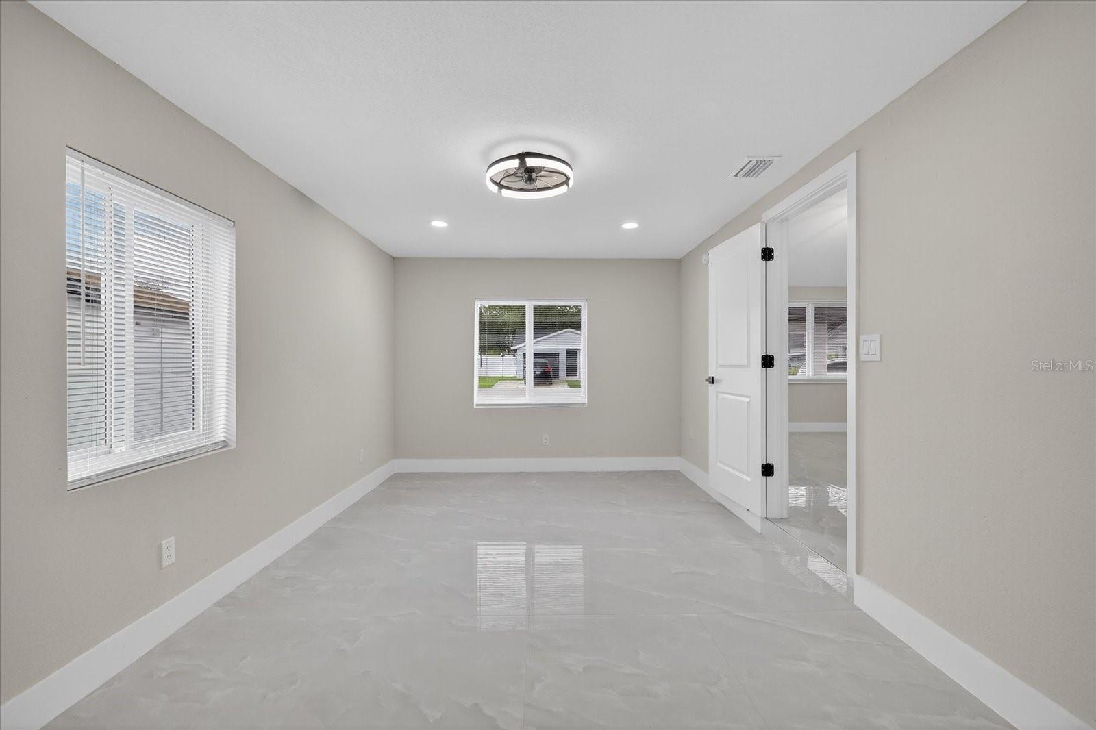 Image 20 of 36 For 6715 Willow Spring Court